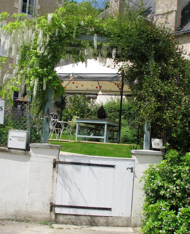 La Brasserie Chambre D'Hotes De Delphine Saulge Exterior photo